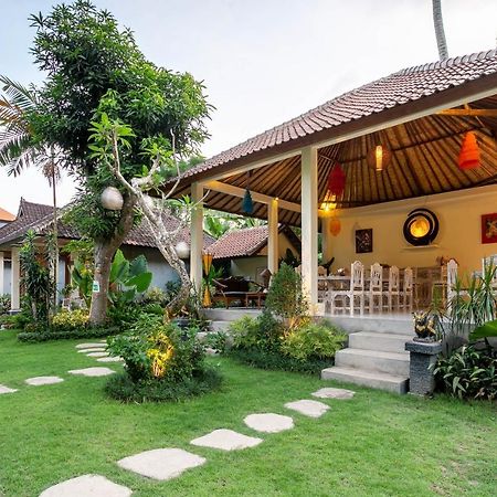 Utama Villas Beach Front Candidasa Экстерьер фото