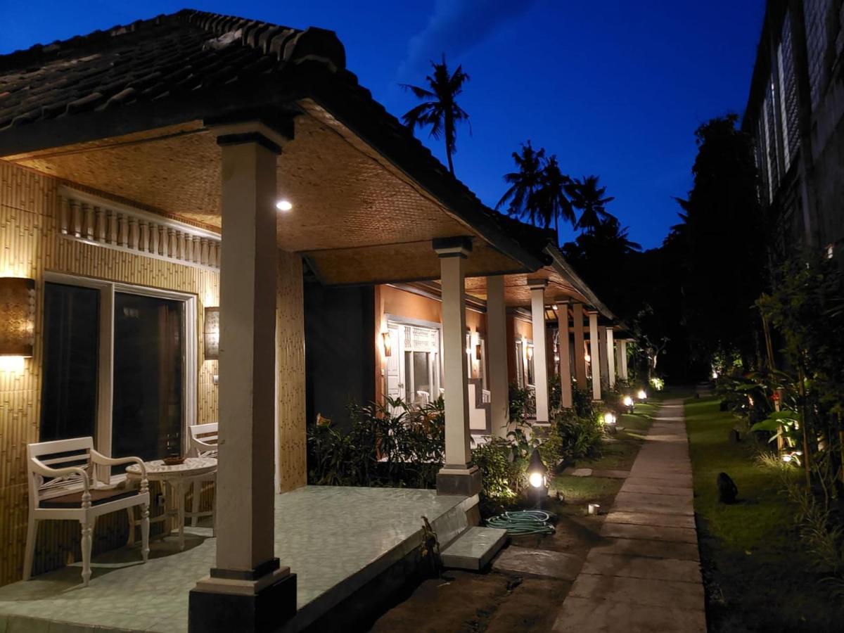 Utama Villas Beach Front Candidasa Экстерьер фото