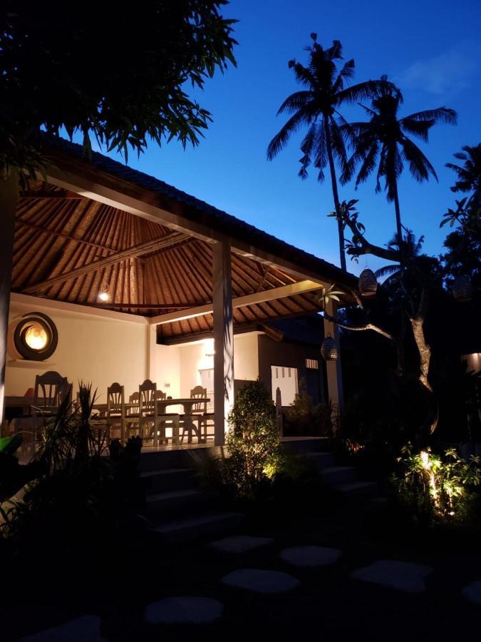 Utama Villas Beach Front Candidasa Экстерьер фото