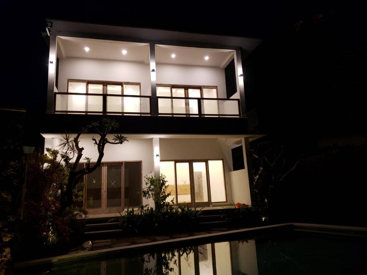 Utama Villas Beach Front Candidasa Экстерьер фото