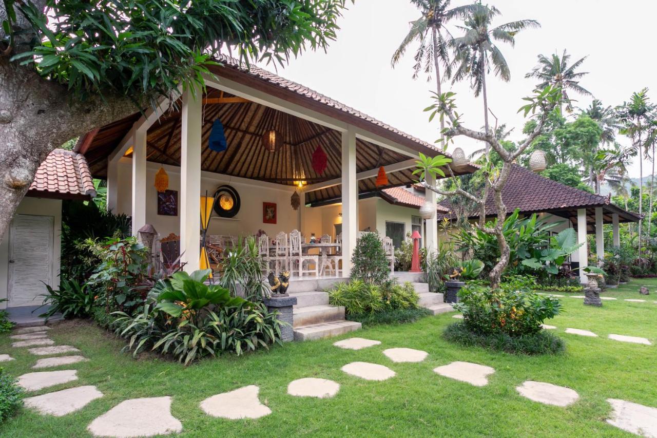 Utama Villas Beach Front Candidasa Экстерьер фото